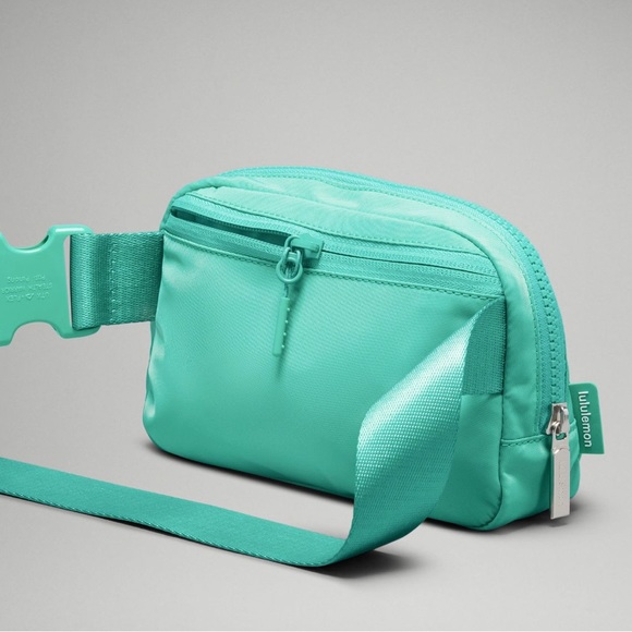 LULULEMON EVERYWHERE BELT BAG PARADISE GREEN - Picture 4 of 8